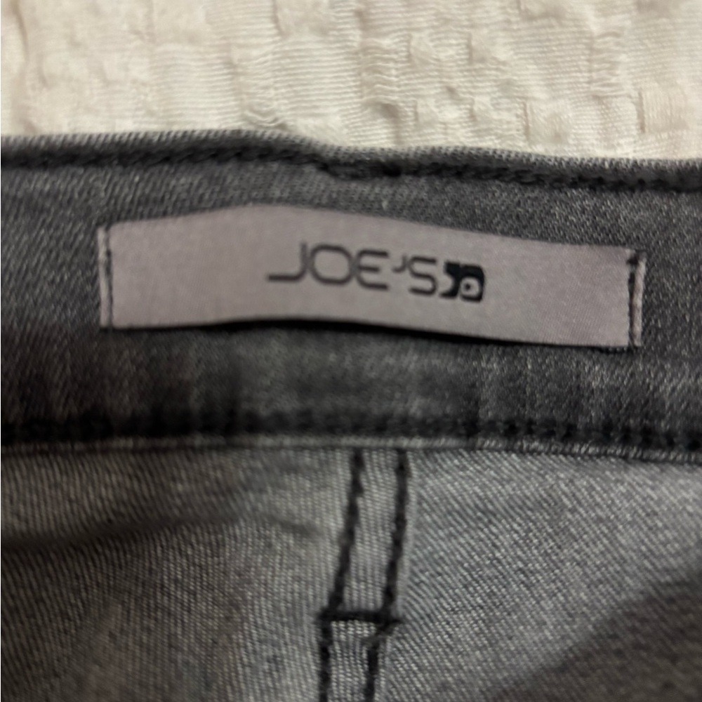 Joe's mid rise, ankle skinny jeans (Ray)
NWOT
Purchased last winter, 2024 - Picture 4 of 5